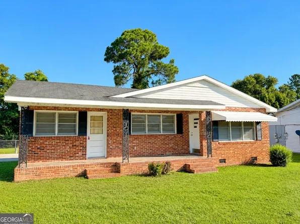 2021 Tebeau St, Waycross, GA 31501