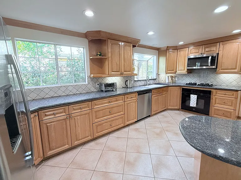 64 N Birchwood Ave — Photo 14