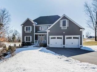 13 Regency Dr, Dracut, MA 01826