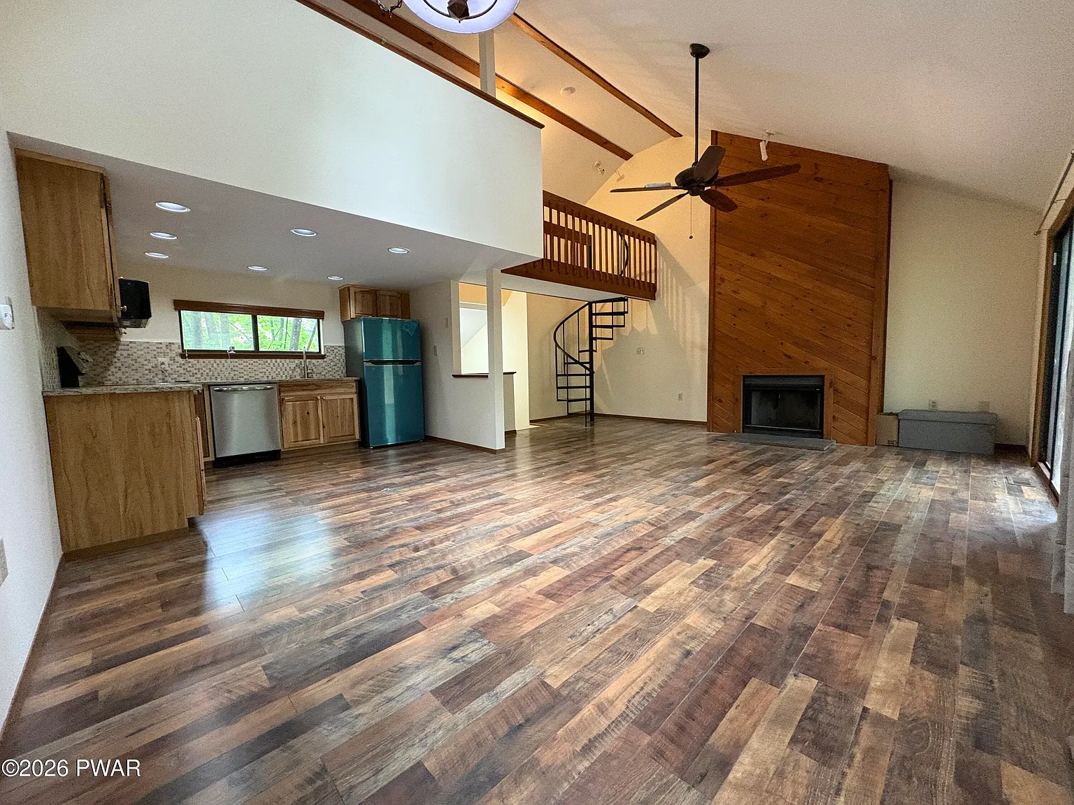 2 bed, 2.0 bath, 1090 sqft, $1,880 — Photo 4