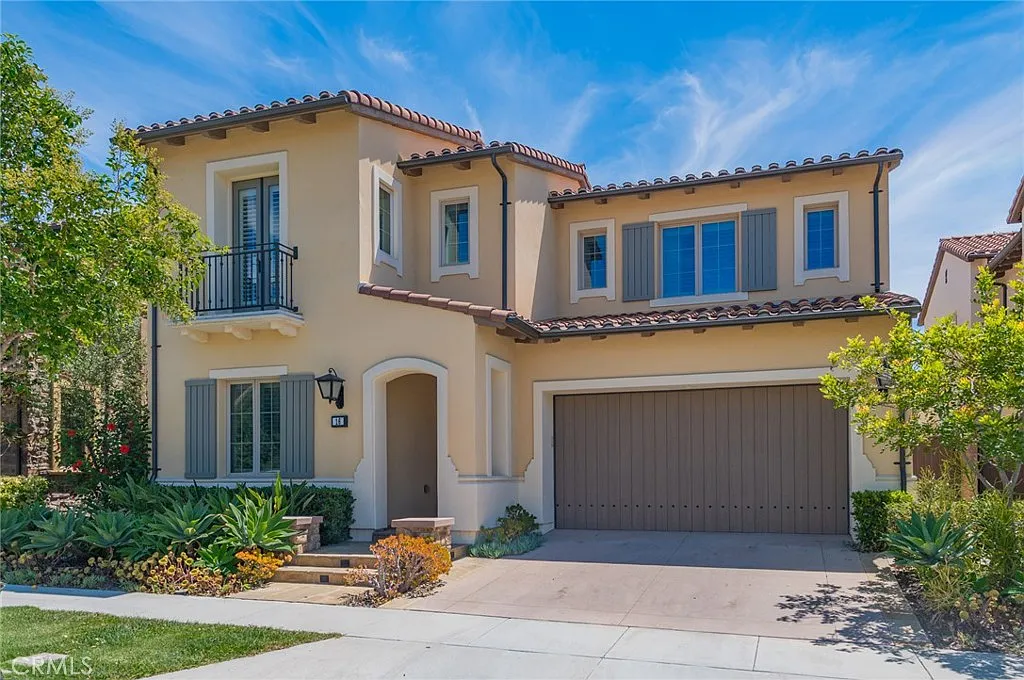 4 bed, 4.5 bath, 4281 sqft, $10,000 — Photo 1