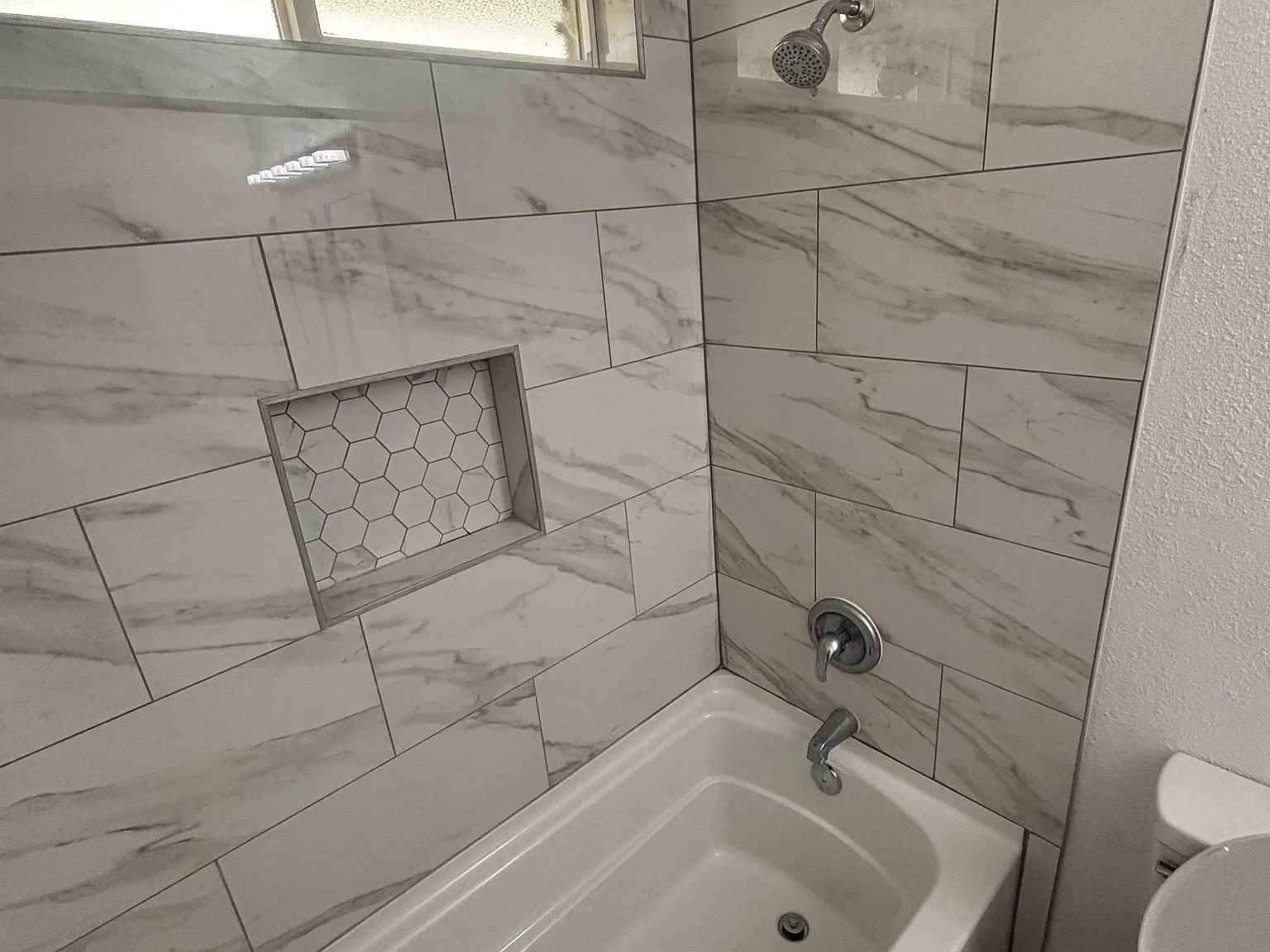 5 bed, 1926 sqft, $2,750 — Photo 4