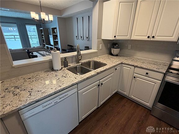 5th image of 7740 Hackney Cir