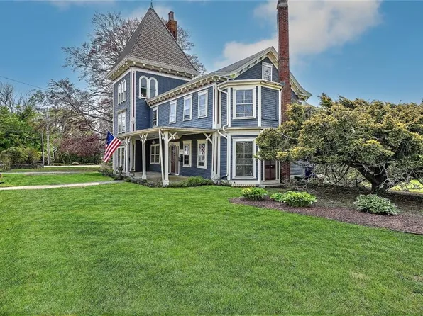 1303 Hope St, Bristol, RI 02809