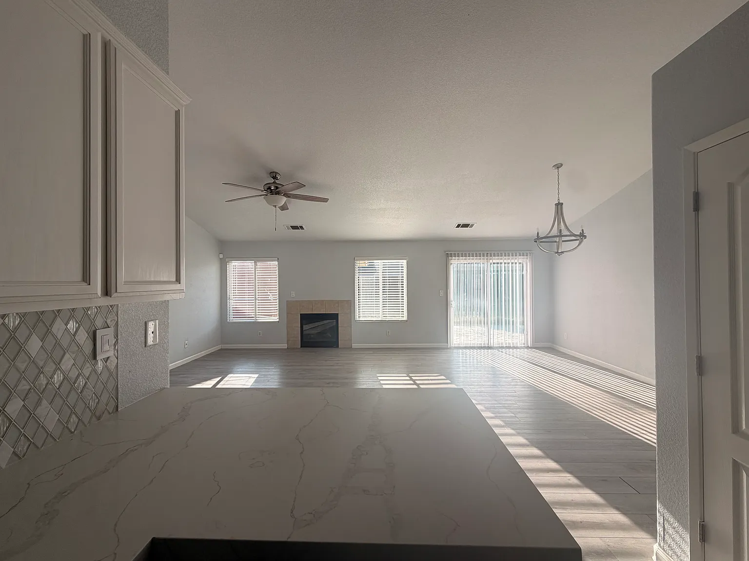 3 bed, 1573 sqft, $2,500 — Photo 4