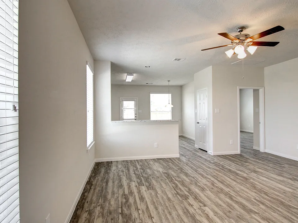 2855 Silver Tree