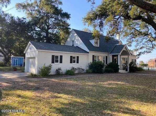 222 E Moore Street, Southport, NC 28461