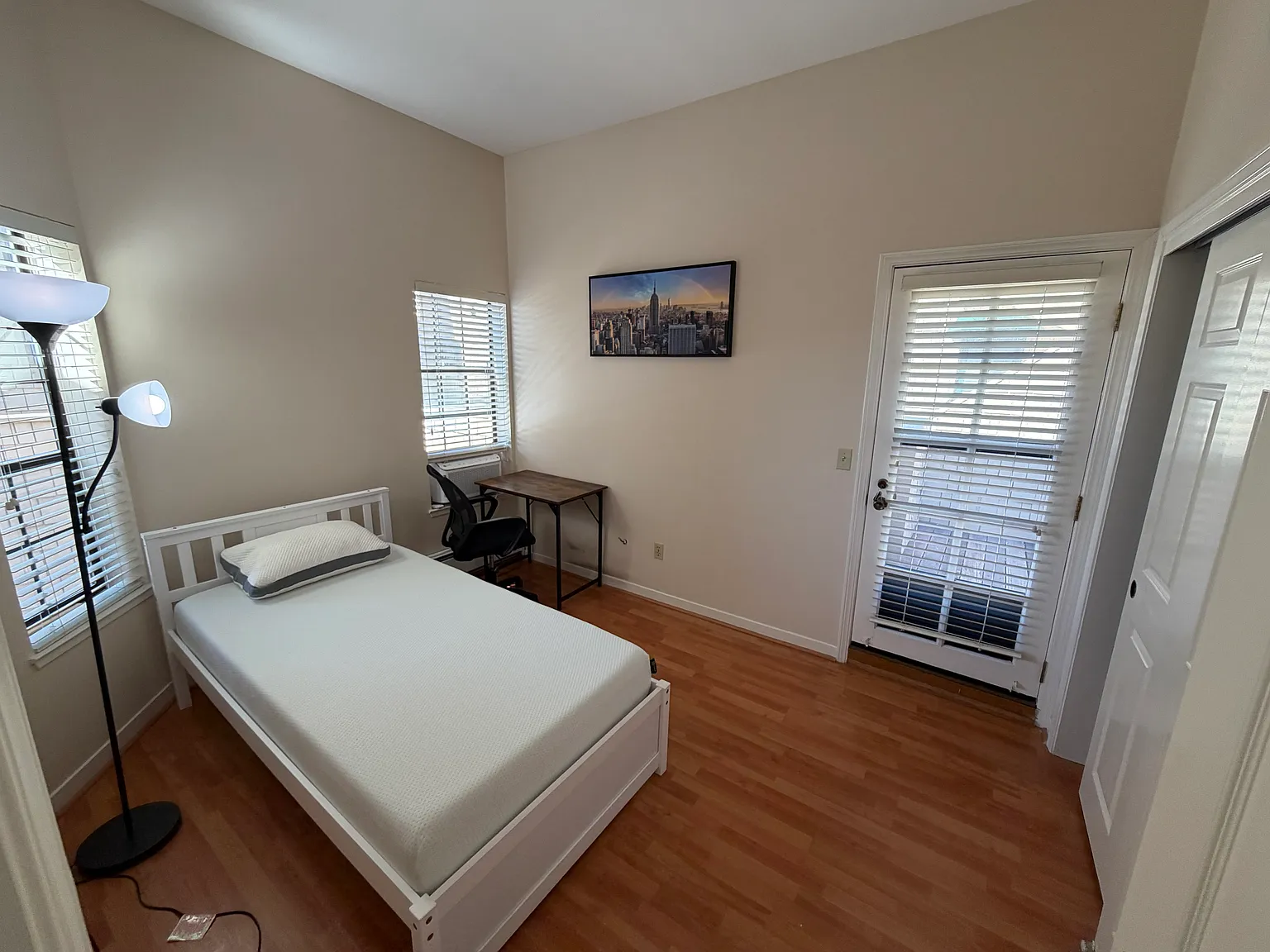 2 bed, $2,000 — Photo 4