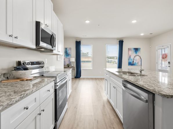 1103 Sunset Rd SE #109