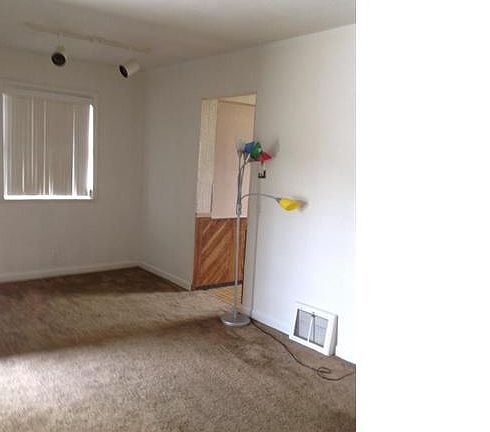 4th image of 3744 Carondelet Blvd