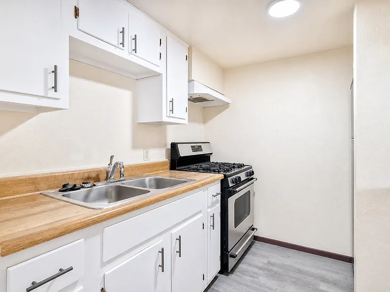 1005 N Center Ave #A — Photo 1