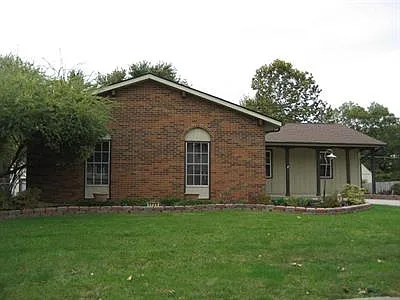1233 Crestview St photo 1