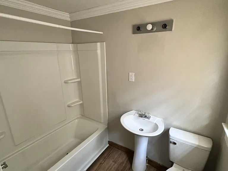 1010 E Carolina Ave — Photo 8