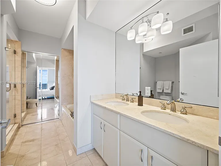 6365 Collins Ave #4106 — Photo 17