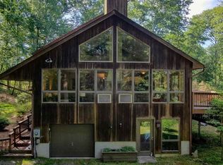 85 McManus Rd S, Patterson, NY 12563