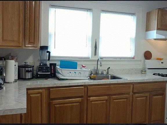 4th image of 440 Fern Ave APT 1