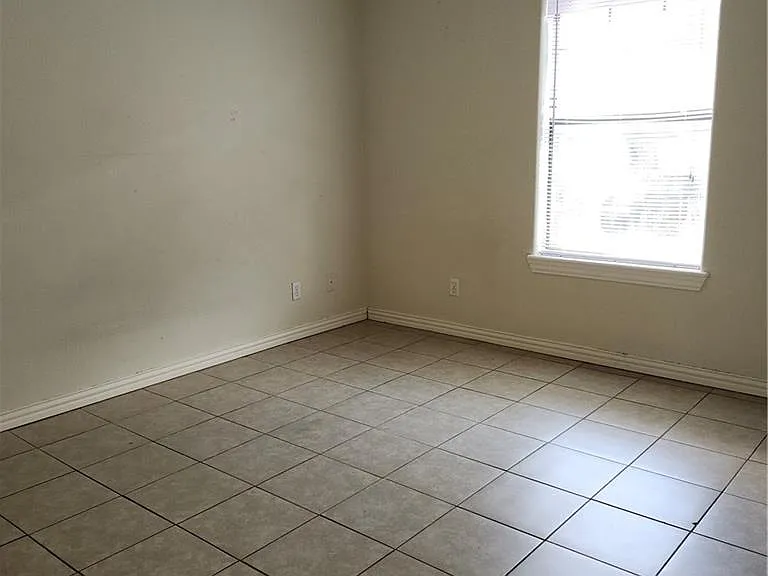 1501 W Carmen Ave #1 — Photo 7