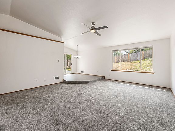 4th image of 8010 116th St E