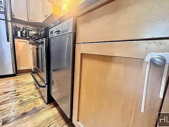 3rd image of 567 Warren St APT 505
