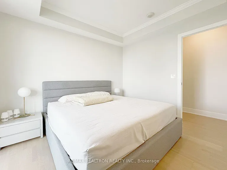 200 Bloor St W #2801 — Photo 25