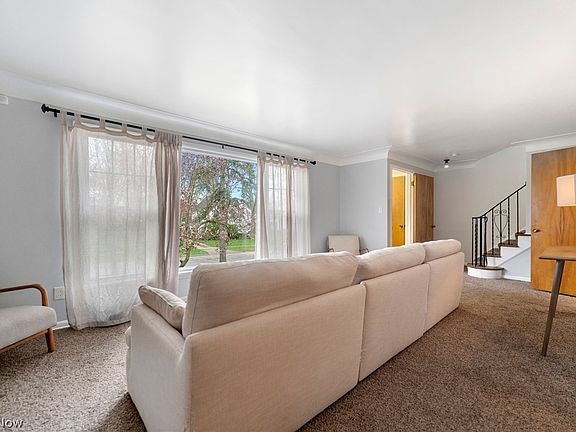 3rd image of 3977 Meadowbrook Blvd