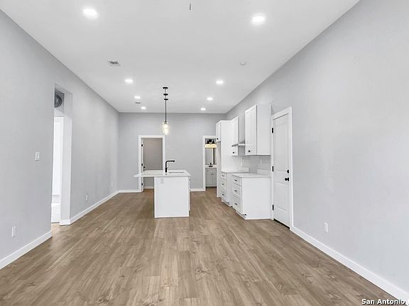 4th image of 219 Saint James
