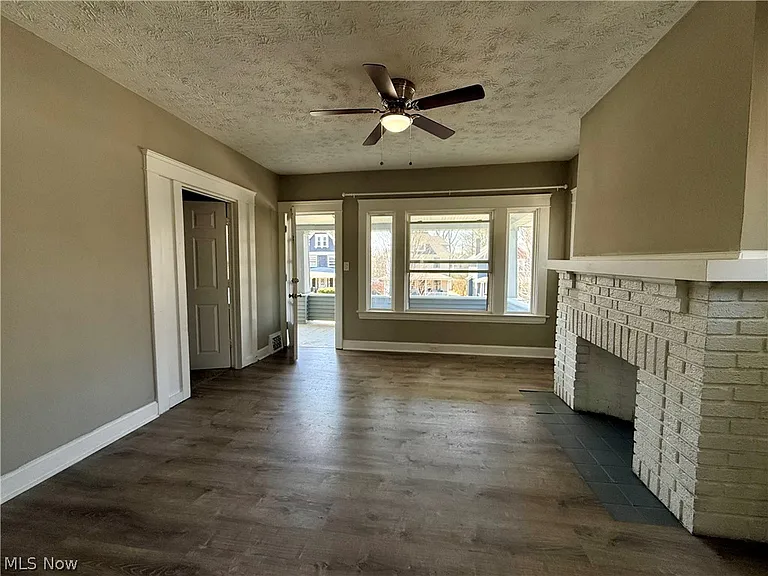 1265 Marlowe Ave — Photo 2