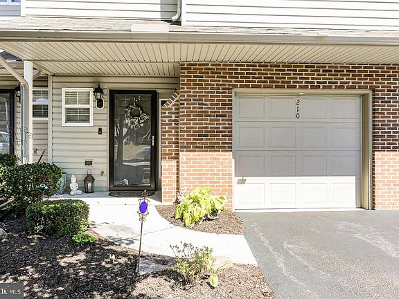 4th image of 210 Osprey Ln