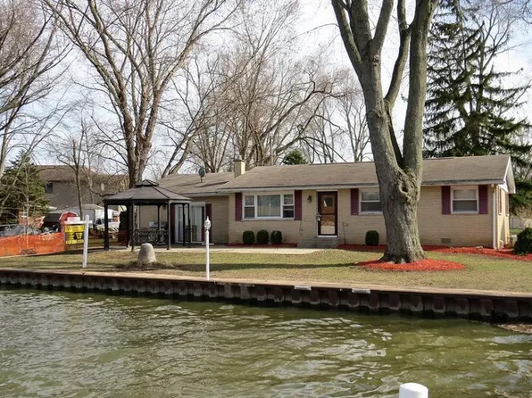 26178 W Mattalina Ct, Ingleside, IL 60041