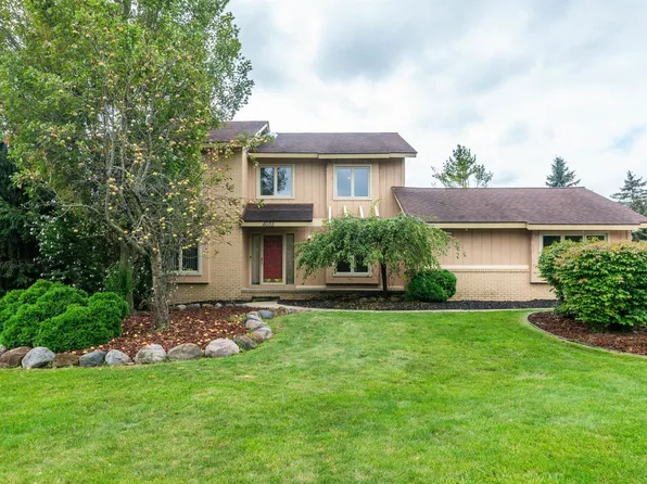 4053 Drexel Dr, Troy, MI 48098