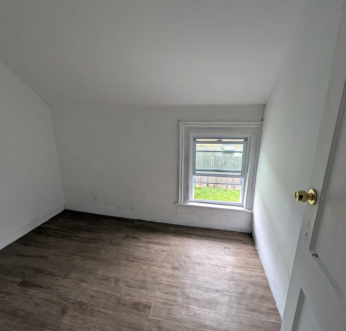 2 bed, 900 sqft, $1,050 — Photo 4