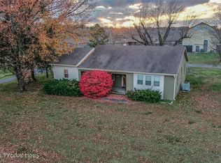 9179 N Vaughn Rd, Centerton, AR 72719