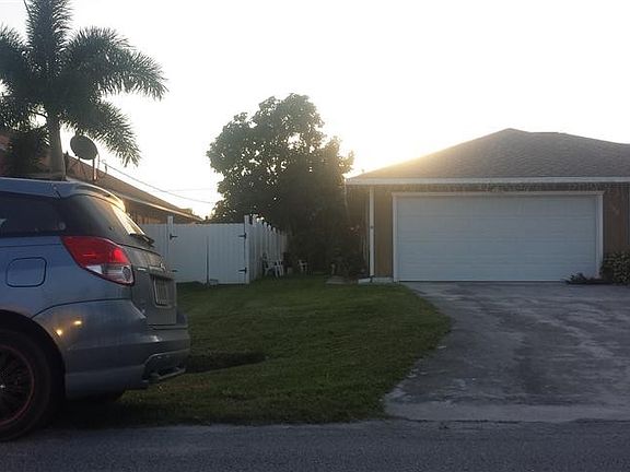 3rd image of 590 SE Euclid Ln