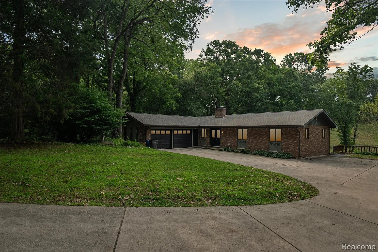 5700 Eggert Pl photo 1
