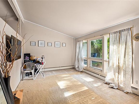 5th image of 2704 Clement St