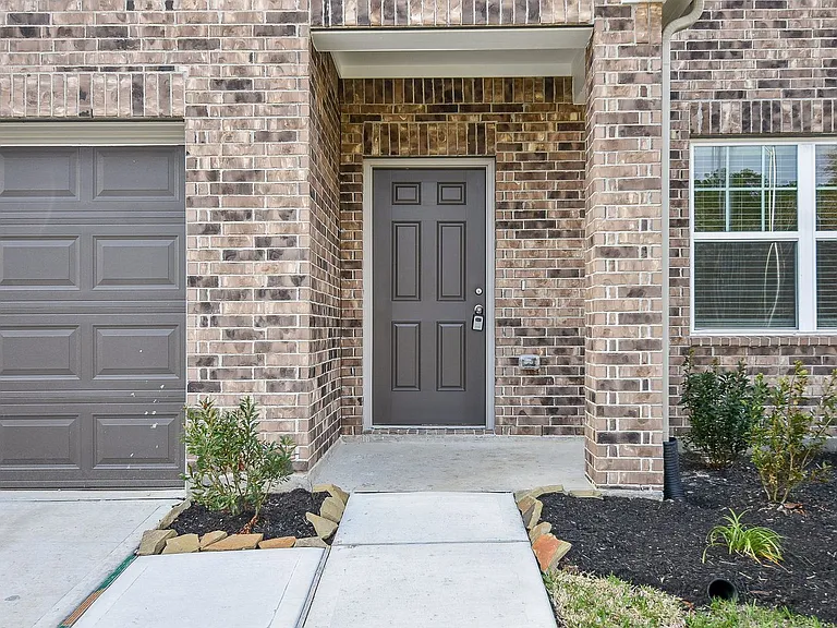 3603 Admiralty Dr — Photo 2