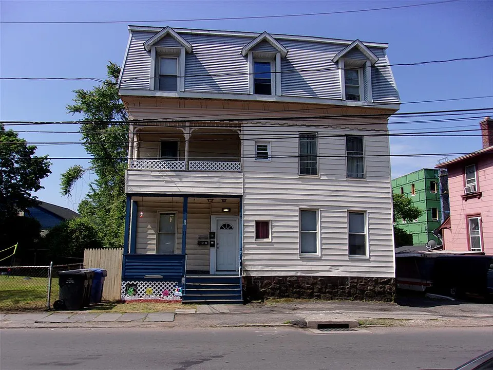 11 Camp St #1