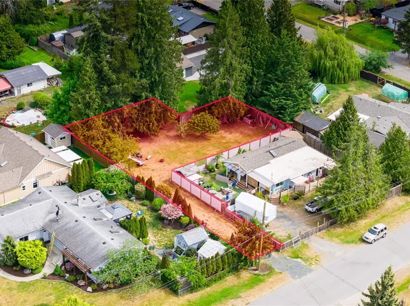 1307 Woodland Dr, Parksville, BC V9P 1J8