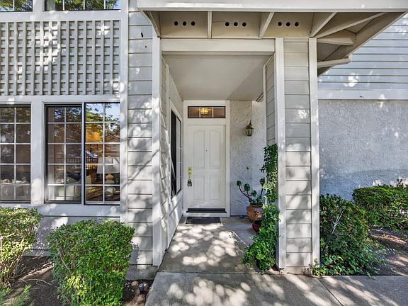 4th image of 38 Copperfield Ln