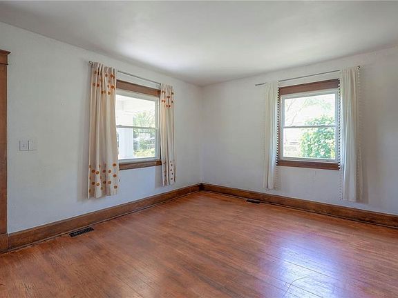 4th image of 4526 Francis St