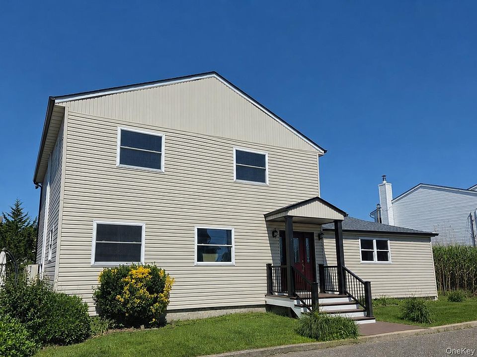 1st image of 2706 Peconic Avenue