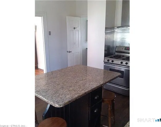 347 Sherman Ave — Photo 4