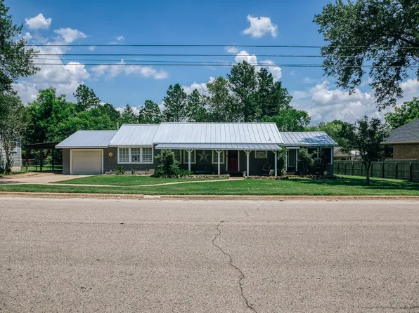 601 S Masonic St, Bellville, TX 77418