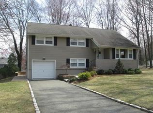 19 Terry Dr, Morristown, NJ 07960