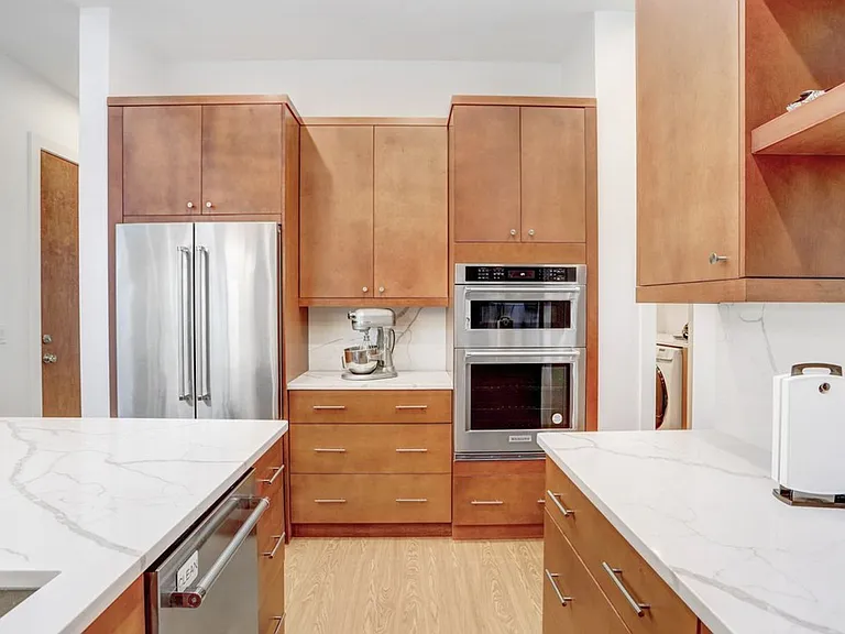 1326 W Fig St — Photo 10