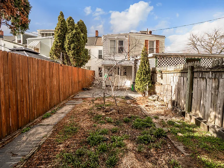 716 W Cedar St — Photo 25