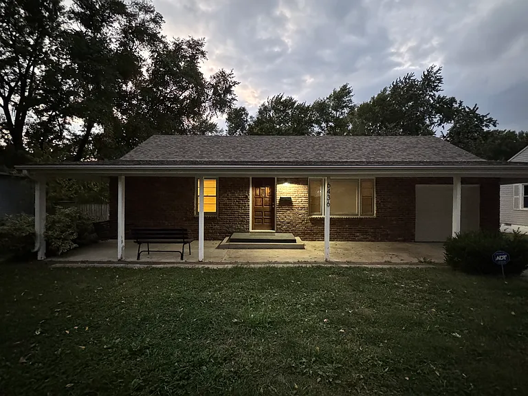 6436 Lowell Ave — Photo 2