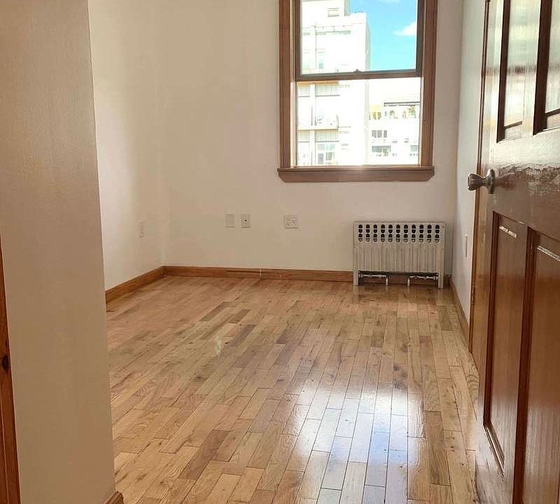2nd image of 724 Leonard St #J1