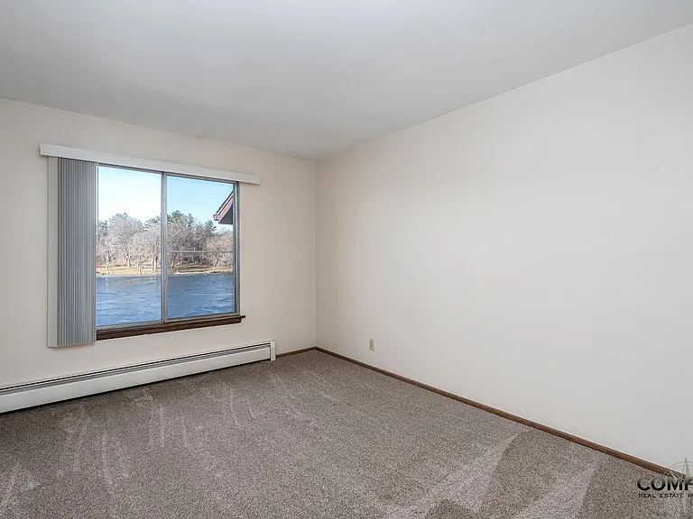 Half Moon Lake Apartments — Photo 52