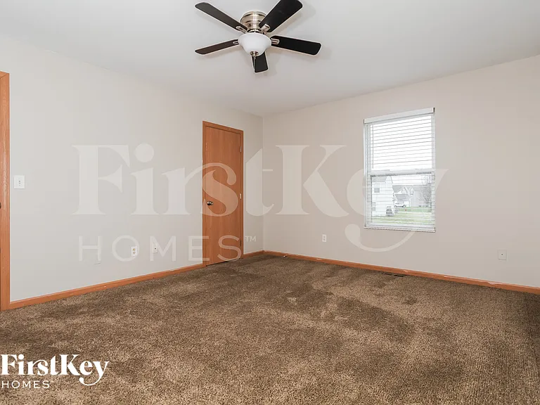 330 Heftner Cir — Photo 7